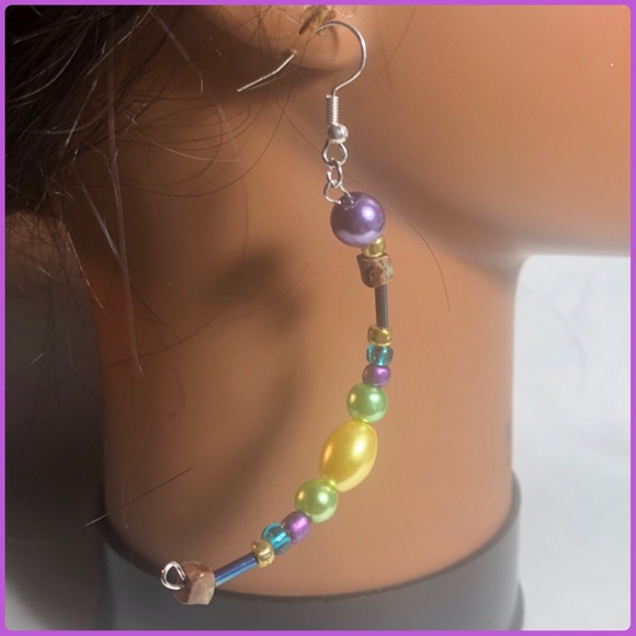 Earrings - Picture 2 of 5